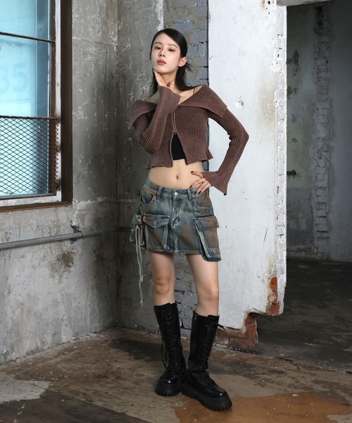 FOLLOWIN(フォロウィン)の「【2WAY】グラデーションヴィンテージカラーオフショルリブジップアップニット(カーディガン/ボレロ・レディース・ブルー/ピンク/ブラウン/ブラック/ネイビー・FREE)」の13枚目の写真