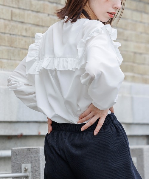 mili an deni（ミリアンデニ）の「エステルブロードフリル切替ブラウス（シャツ/ブラウス・レディース・オフホワイト/ブラック・M）」の4枚目の写真