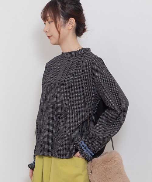 POU DOU DOU（プードゥドゥ）の「フロントタックデザインプルオーバー（シャツ/ブラウス・レディース・ブラック/ベージュ/オフホワイト・3）」の5枚目の写真