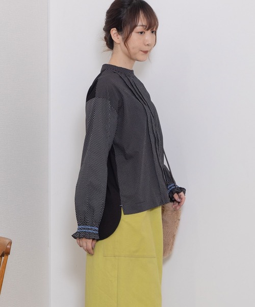 POU DOU DOU（プードゥドゥ）の「フロントタックデザインプルオーバー（シャツ/ブラウス・レディース・ブラック/ベージュ/オフホワイト・3）」の7枚目の写真