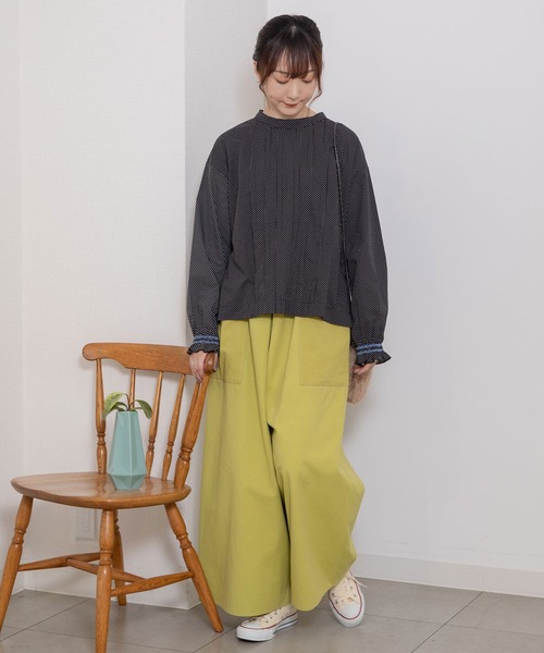 POU DOU DOU（プードゥドゥ）の「フロントタックデザインプルオーバー（シャツ/ブラウス・レディース・ブラック/ベージュ/オフホワイト・3）」の9枚目の写真