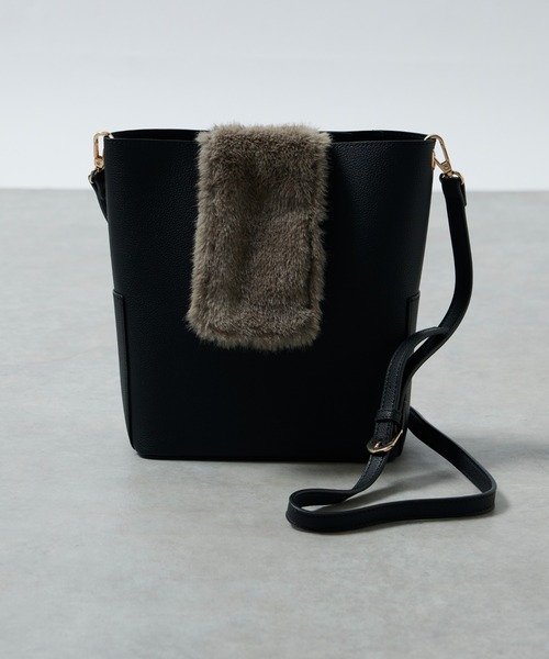 un dix cors（アンディコール）の「マグネットファーバッグ（ハンドバッグ・レディース・アイボリー/ブラック・FREE）」の16枚目の写真