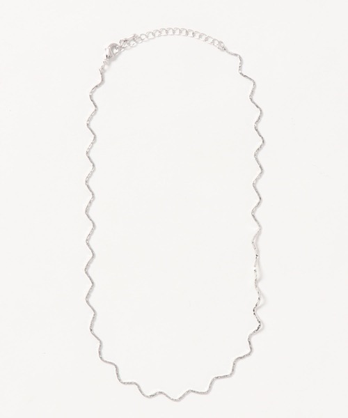 Three Four Time(スリーフォータイム)の「ウェーブチェーンショートネックレス(ネックレス・レディース・ゴールド/シルバー・FREE)」の4枚目の写真