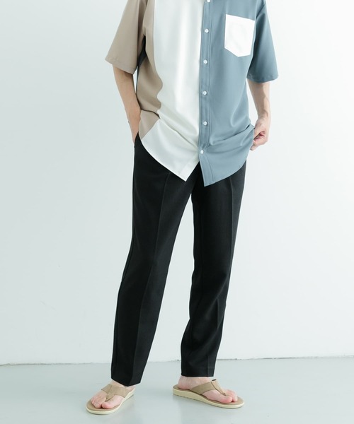 ITEMS URBANRESEARCH（アイテムズ アーバンリサーチ）の「『速乾/イージーケア』スムースツイルセンタープレスタックパンツ（スラックス・メンズ・ブラック/グレー系その他/チャコールグレー・MEDIUM/LARGE）」の2枚目の写真