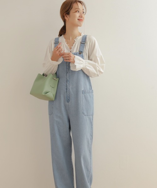 URBAN RESEARCH DOORS(アーバンリサーチドアーズ)の「デニムサロペット(サロペット/オーバーオール・レディース・ライトインディゴブルー/インディゴブルー・MEDIUM/SMALL)」の22枚目の写真