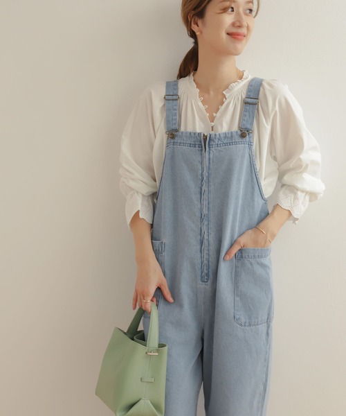 URBAN RESEARCH DOORS(アーバンリサーチドアーズ)の「デニムサロペット(サロペット/オーバーオール・レディース・ライトインディゴブルー/インディゴブルー・MEDIUM/SMALL)」の18枚目の写真