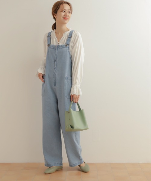 URBAN RESEARCH DOORS(アーバンリサーチドアーズ)の「デニムサロペット(サロペット/オーバーオール・レディース・ライトインディゴブルー/インディゴブルー・MEDIUM/SMALL)」の13枚目の写真