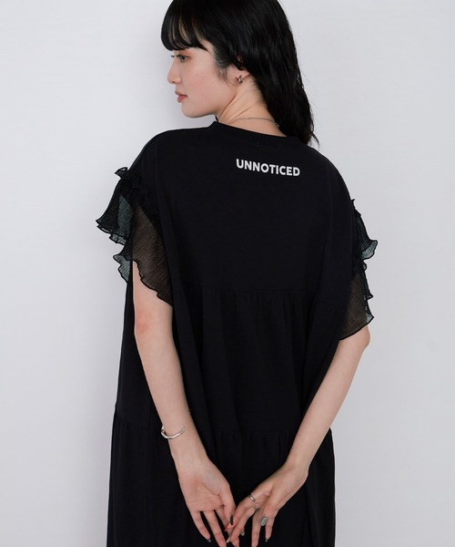 forksy.(フォルクシー)の「【forksy.】ラメフリルスリーブ配色バックプリントワンピース(ワンピース・レディース・アイボリー/ネイビー/スミクロ/オートミール/ブラック/ブラウン/グレー系・FREE)」の3枚目の写真