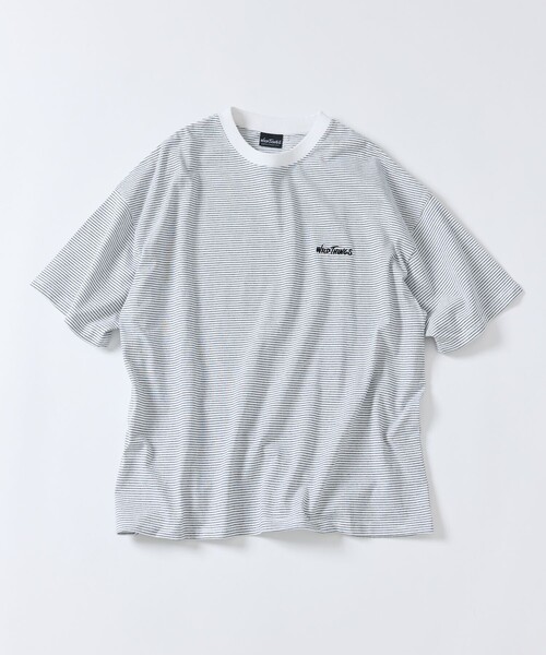 FREAK'S STORE（フリークスストア）の「限定展開 WILD THINGS×FREAK'S STORE/ワイルドシングス 別注 ビッグシルエット ワンポイント ロゴ刺繍 マイクロボーダーTシャツ（Tシャツ/カットソー・メンズ・ホワイト/ブラック/オリーブ/ネイビー・SMALL/MEDIUM/LARGE）」の22枚目の写真