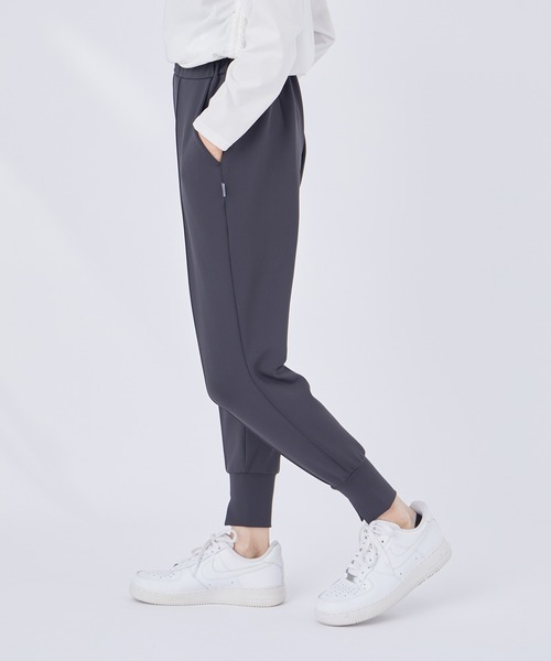 NERGY（ナージー）の「[店頭人気商品]【接触冷感】センタースリットジョガーパンツ（その他パンツ・レディース・ライトグレー/ブラック・M/S）」の3枚目の写真