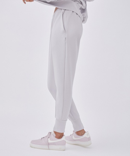 NERGY（ナージー）の「[店頭人気商品]【接触冷感】センタースリットジョガーパンツ（その他パンツ・レディース・ライトグレー/ブラック・M/S）」の7枚目の写真