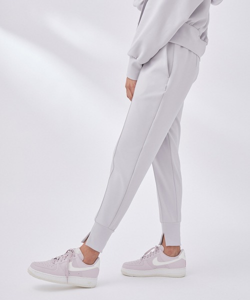 NERGY（ナージー）の「[店頭人気商品]【接触冷感】センタースリットジョガーパンツ（その他パンツ・レディース・ライトグレー/ブラック・M/S）」の8枚目の写真