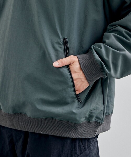 CITY TOKYO(シティトウキョウ)の「撥水ジップピステ(スウェット・メンズ・カーキ/オフホワイト/ブラック・2/1)」の7枚目の写真