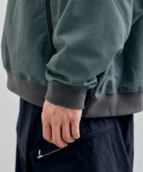 CITY TOKYO(シティトウキョウ)の「撥水ジップピステ(スウェット・メンズ・カーキ/オフホワイト/ブラック・2/1)」の8枚目の写真