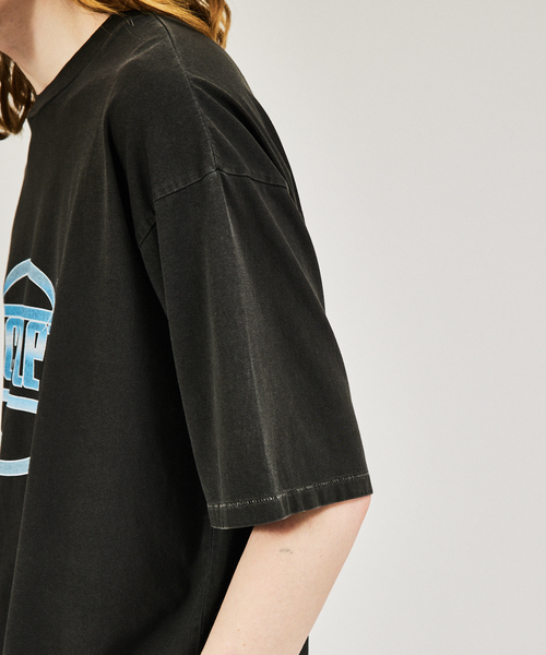 AH ABAHOUSE(エーエイチアバハウス)の「【AH ABAHOUSE】オーバーサイズ バンドTシャツ(Tシャツ/カットソー・メンズ・グレー系その他2/グレー系その他3/グレー系その他・46/48)」の6枚目の写真