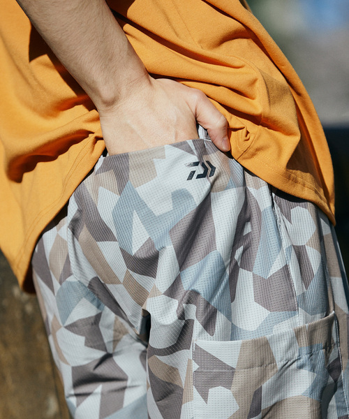 DAIWA（ダイワ）の「DAIWA 別注 DOTAIR CAMO STREAM PANTS（カーゴパンツ・メンズ・グレー系その他・LARGE/MEDIUM）」の17枚目の写真