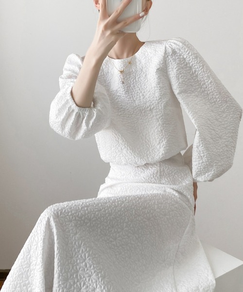 ECLIN(エクラン)の「ふくれジャガードショートブラウス&ハイウエストロングスカートセットアップ(セットアップ・レディース・ホワイト/ブラック/モカ・M/L)」の15枚目の写真
