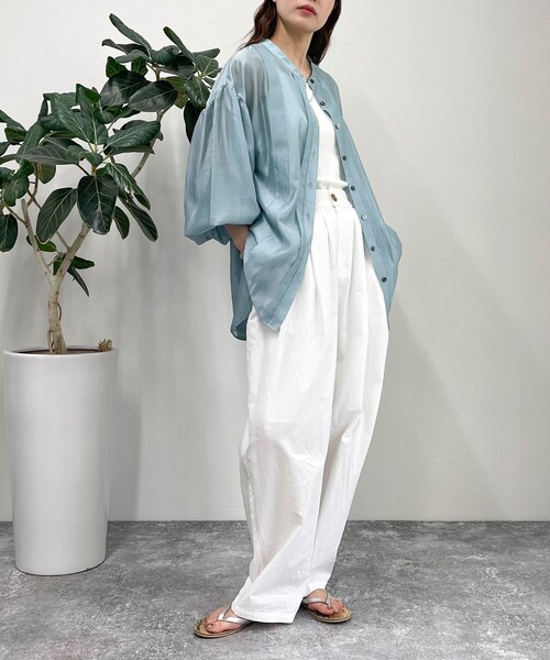 fredy emue（フレディエミュ）の「シアーデザインタックシャツ（シャツ/ブラウス・レディース・オフホワイト/サックスブルー/ネイビー/ベージュ・38）」の16枚目の写真