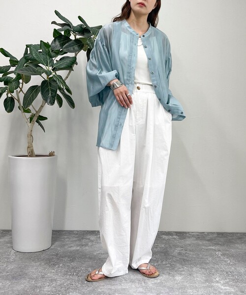 fredy emue（フレディエミュ）の「シアーデザインタックシャツ（シャツ/ブラウス・レディース・オフホワイト/サックスブルー/ネイビー/ベージュ・38）」の19枚目の写真