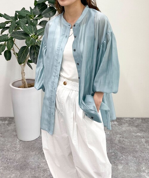 fredy emue（フレディエミュ）の「シアーデザインタックシャツ（シャツ/ブラウス・レディース・オフホワイト/サックスブルー/ネイビー/ベージュ・38）」の20枚目の写真