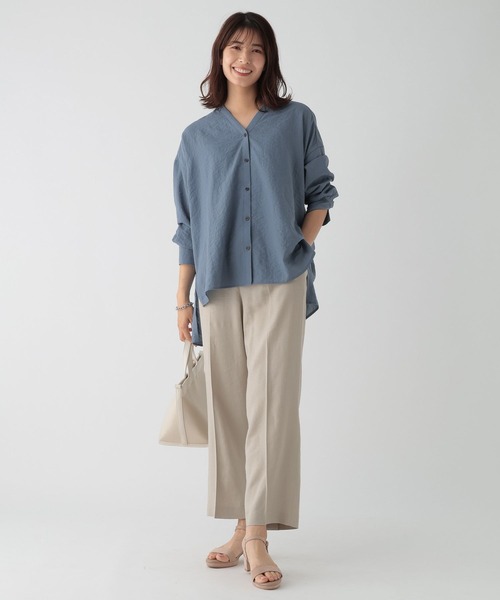 Elura（エルーラ）の「アイロンいらずセミシアVネックシャツ/113352（シャツ/ブラウス・レディース・オフホワイト/ブルー系その他5/ダークブラウン・LARGE/MEDIUM）」の5枚目の写真