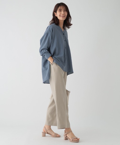 Elura（エルーラ）の「アイロンいらずセミシアVネックシャツ/113352（シャツ/ブラウス・レディース・オフホワイト/ブルー系その他5/ダークブラウン・LARGE/MEDIUM）」の7枚目の写真