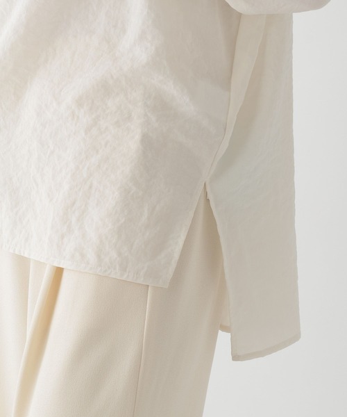 Elura（エルーラ）の「アイロンいらずセミシアVネックシャツ/113352（シャツ/ブラウス・レディース・オフホワイト/ブルー系その他5/ダークブラウン・LARGE/MEDIUM）」の16枚目の写真