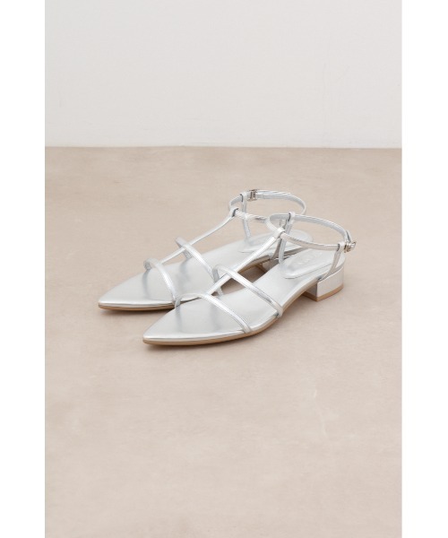 AZUL by moussy（アズールバイマウジー）の「Tストラップローヒールサンダル（サンダル・レディース・シルバー/ブラック・SMALL/MEDIUM/LARGE/LL）」の15枚目の写真