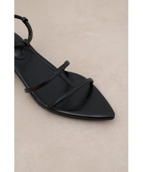 AZUL by moussy（アズールバイマウジー）の「Tストラップローヒールサンダル（サンダル・レディース・シルバー/ブラック・SMALL/MEDIUM/LARGE/LL）」の10枚目の写真