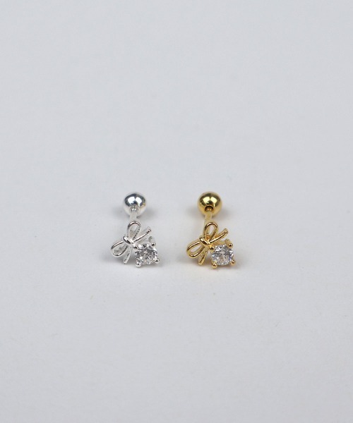 CEMONEMO(セモネモ)の「【金属アレルギー対応】 リボン キュービック ポイントピアス(片耳用) / silver925(ピアス(片耳用)・レディース・ゴールド/シルバー・FREE)」の7枚目の写真