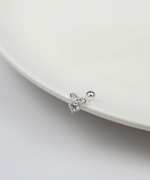 CEMONEMO(セモネモ)の「【金属アレルギー対応】 リボン キュービック ポイントピアス(片耳用) / silver925(ピアス(片耳用)・レディース・ゴールド/シルバー・FREE)」の13枚目の写真