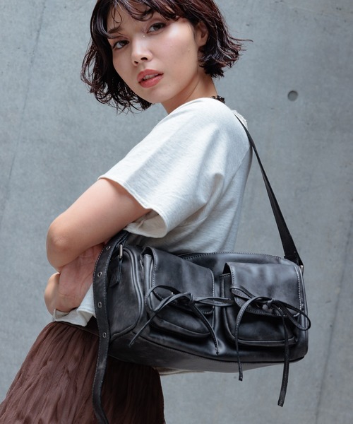PAGEBOY(ページボーイ)の「リボンアウトポケットBAG(ショルダーバッグ・レディース・ダークブラウン/グレー/シルバー/ブラック・FREE)」の12枚目の写真