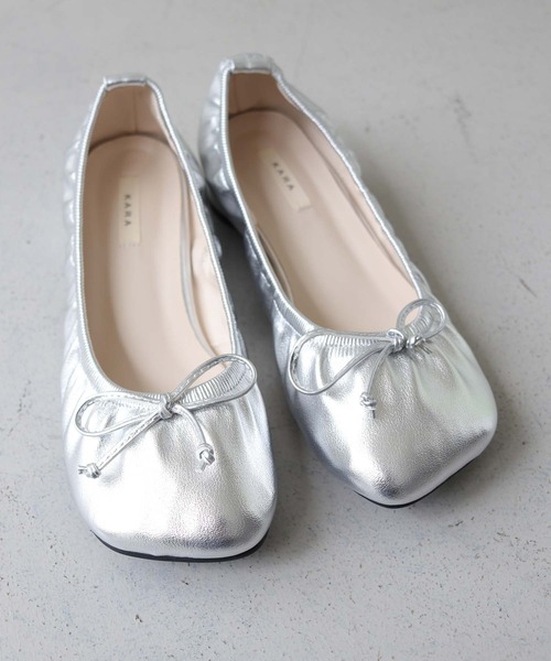 CLEIO（クレイオ）の「【CLEIO】スクエアトゥリボンパンプス（パンプス・レディース・シルバー/ブラック・22.5/23/23.5/24/24.5）」の5枚目の写真