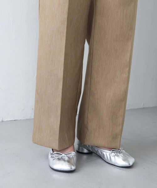 CLEIO（クレイオ）の「【CLEIO】スクエアトゥリボンパンプス（パンプス・レディース・シルバー/ブラック・22.5/23/23.5/24/24.5）」の3枚目の写真