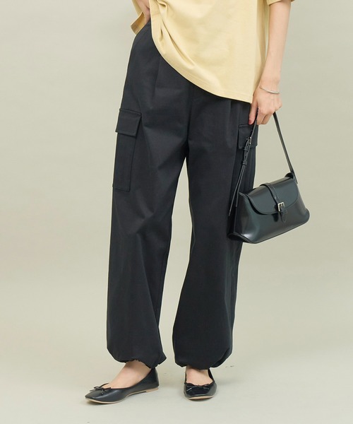 ROPE' PICNIC（ロペピクニック）の「チノカーゴパンツ（カーゴパンツ・レディース・ベージュ/ブラック・36/38）」の2枚目の写真