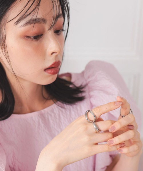 at.(アット)の「【at.】miina ダブルクロスリング(リング・レディース・ゴールド/シルバー・FREE)」の14枚目の写真