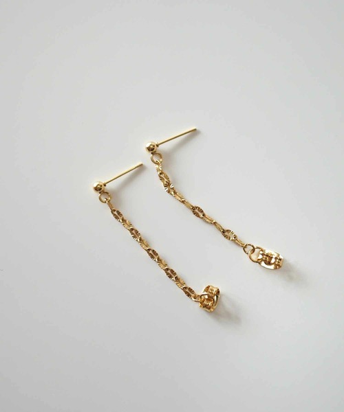 CERCA(チェルカ)の「saran jewelry/デザイン ペタル チェーン ミニ ピアス(ピアス(両耳用)・レディース・シルバー/ゴールド・FREE)」の4枚目の写真