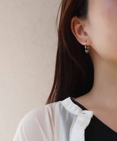CERCA(チェルカ)の「saran jewelry/デザイン ペタル チェーン ミニ ピアス(ピアス(両耳用)・レディース・シルバー/ゴールド・FREE)」の6枚目の写真