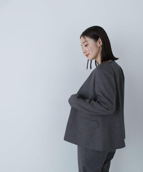 NATURAL BEAUTY BASIC(ナチュラルビューティーベーシック)の「◇シャークスキン SETUP ノーカラージャケット(ノーカラージャケット・レディース・ダークブラウン/チャコールグレー・MEDIUM/SMALL)」の5枚目の写真