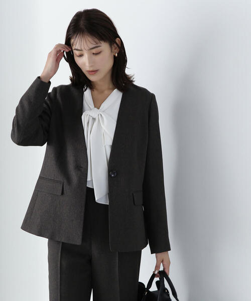 NATURAL BEAUTY BASIC(ナチュラルビューティーベーシック)の「◇シャークスキン SETUP ノーカラージャケット(ノーカラージャケット・レディース・ダークブラウン/チャコールグレー・MEDIUM/SMALL)」の1枚目の写真