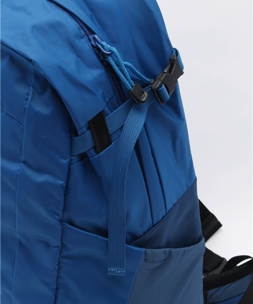 THE NORTH FACE（ザノースフェイス）の「THE NORTH FACE: 『TELLUS 25』（バックパック/リュック・メンズ・ブラック/レッド/ネイビー・ONE SIZE）」の8枚目の写真