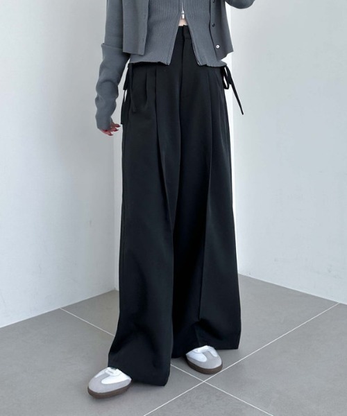 archives（アルシーヴ）の「サイドリボンタックワイドパンツ（その他パンツ・レディース・ブラック/チャコールグレー/ブラウン・MEDIUM）」の2枚目の写真