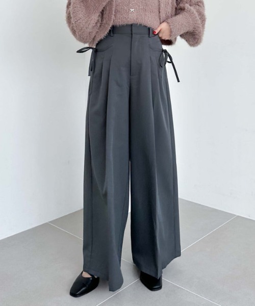 archives（アルシーヴ）の「サイドリボンタックワイドパンツ（その他パンツ・レディース・ブラック/チャコールグレー/ブラウン・MEDIUM）」の4枚目の写真