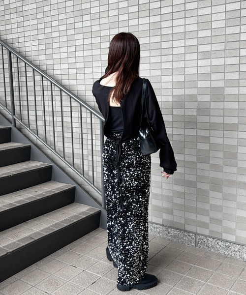 ISOOK（アイスー）の「【ISOOK / アイスー】スパンコールナロースカート  / セットアップ可能 スパンコールスカート ペンシルスカート タイトスカート ZOZOTOWN限定（スカート・レディース・シルバー/ブラック・FREE）」の10枚目の写真