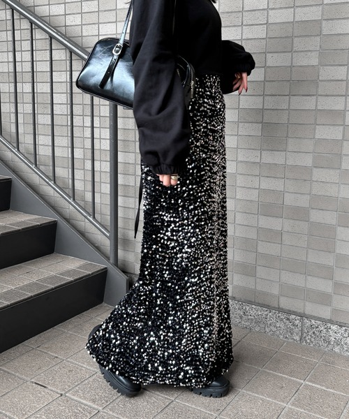 ISOOK（アイスー）の「【ISOOK / アイスー】スパンコールナロースカート  / セットアップ可能 スパンコールスカート ペンシルスカート タイトスカート ZOZOTOWN限定（スカート・レディース・シルバー/ブラック・FREE）」の9枚目の写真