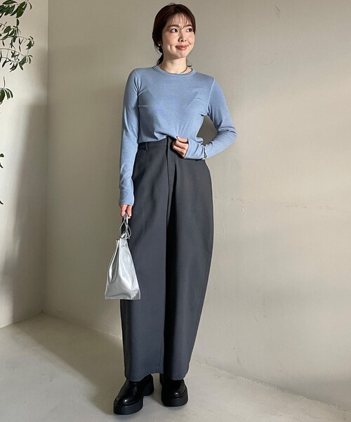 UNFILO(アンフィーロ)の「カーブワイドパンツ(その他パンツ・レディース・黄土色系/ブラック系/グレー系・X-SMALL/SMALL/MEDIUM/LARGE)」の2枚目の写真