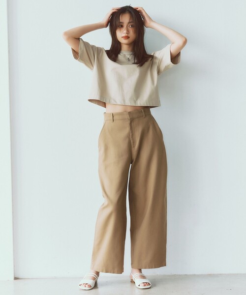 UNFILO(アンフィーロ)の「カーブワイドパンツ(その他パンツ・レディース・黄土色系/ブラック系/グレー系・X-SMALL/SMALL/MEDIUM/LARGE)」の4枚目の写真