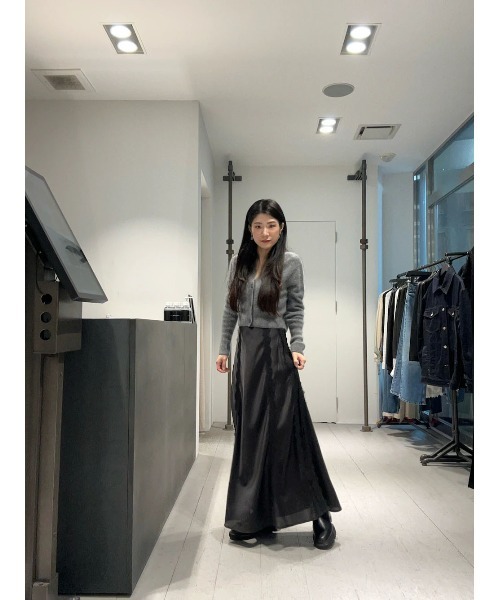 ALLSAINTS（オールセインツ）の「MORGAN SATIN LACE PANELLED MAXI SKIRT | MORGAN サテン レース パネル マキシ スカート（スカート・レディース・ブラック・4/8/6）」の12枚目の写真