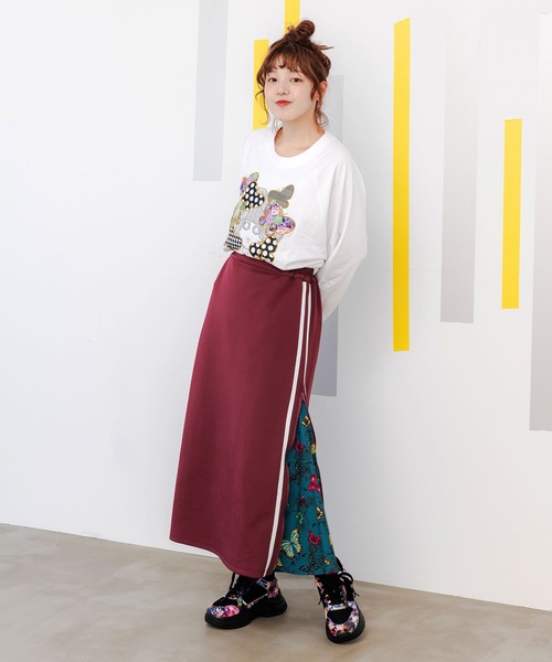 ScoLar(スカラー)の「143621:蝶柄切替ジャージ トラックスカート(スカート・レディース・パープル/ボルドー/ブラック・M)」の6枚目の写真