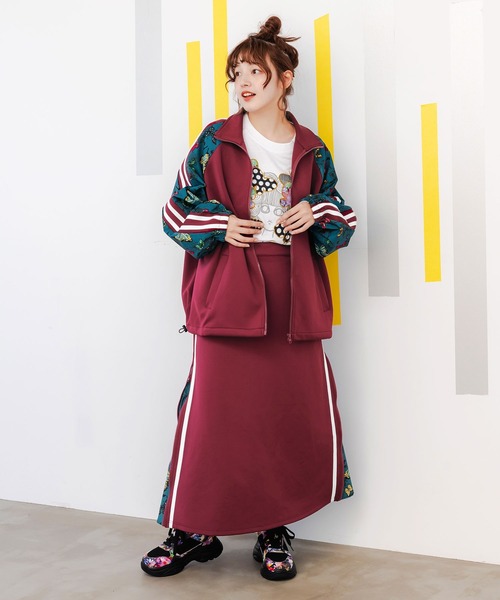 ScoLar（スカラー）の「143621：蝶柄切替ジャージ トラックスカート